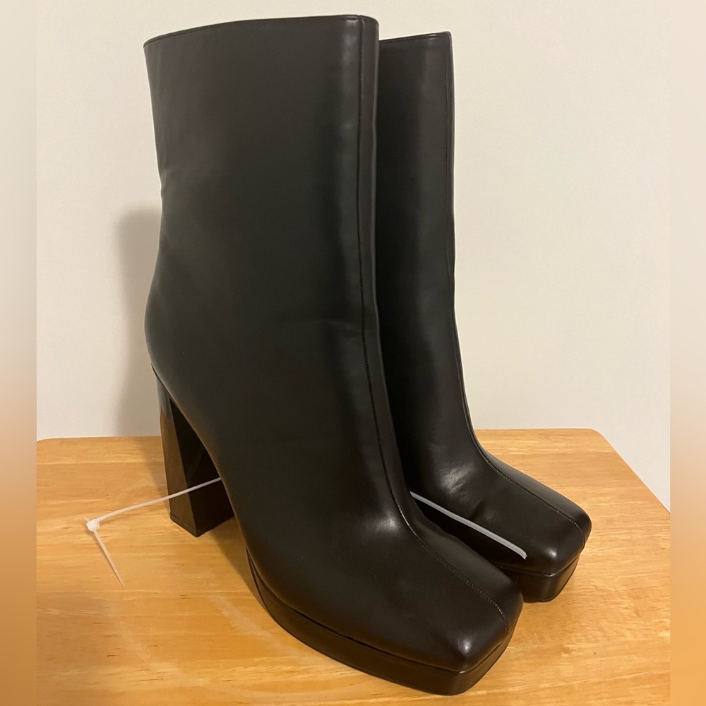 Cape Robbin Trudy Platform Chunky Mid Calf Boots